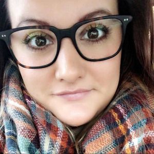 Meet your Posher, Deborah